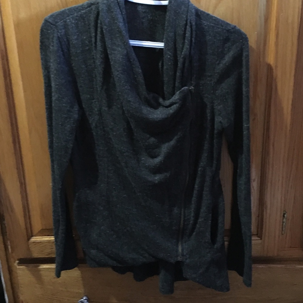 Le Chateau sweater